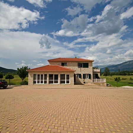 Rooms Leda Vrlika Екстер'єр фото