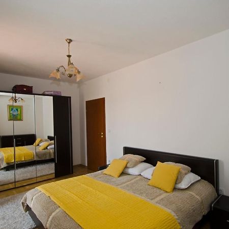Rooms Leda Vrlika Екстер'єр фото