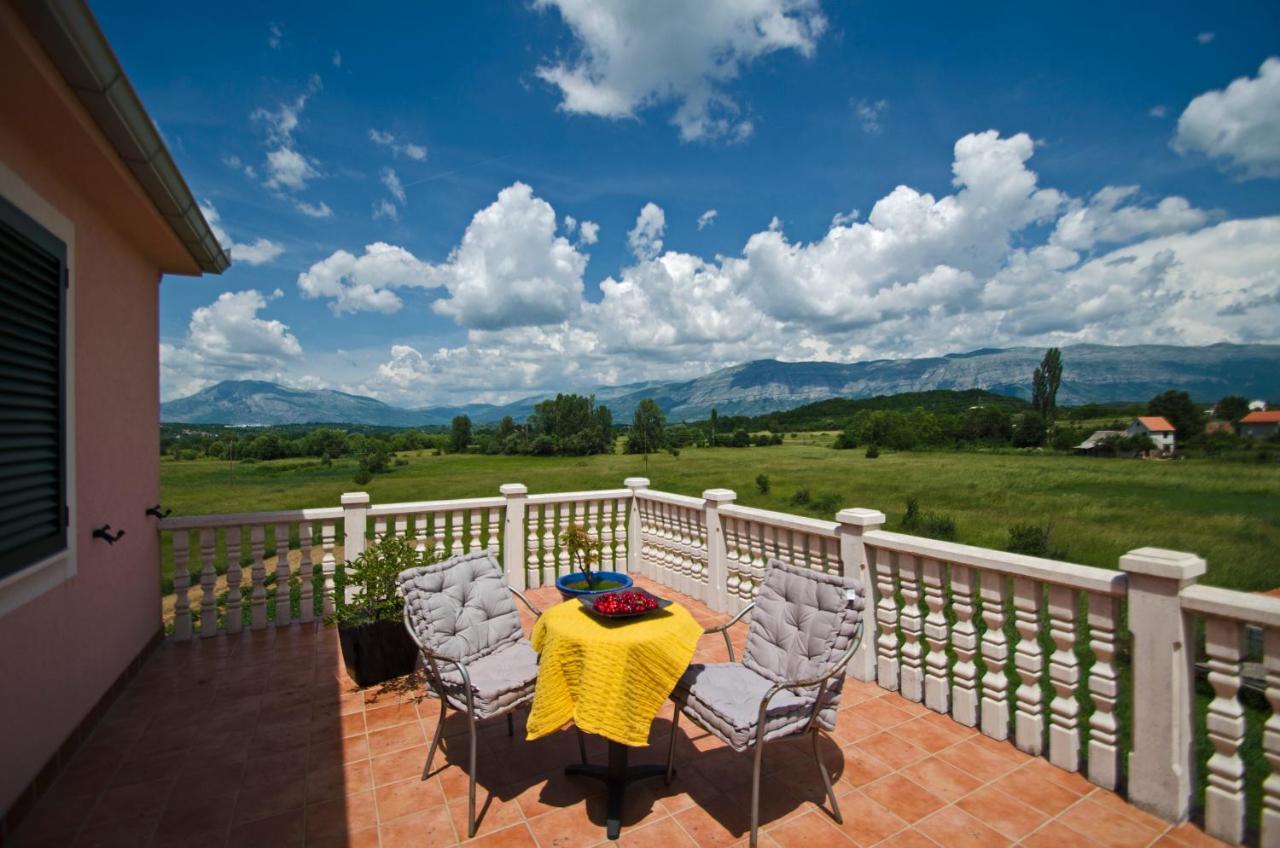 Rooms Leda Vrlika Екстер'єр фото