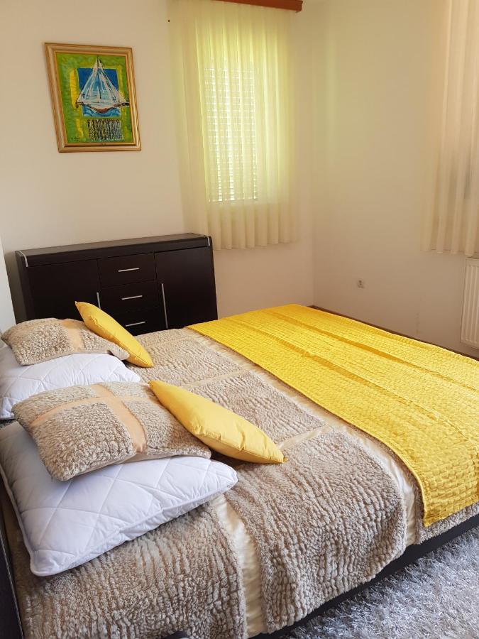 Rooms Leda Vrlika Екстер'єр фото