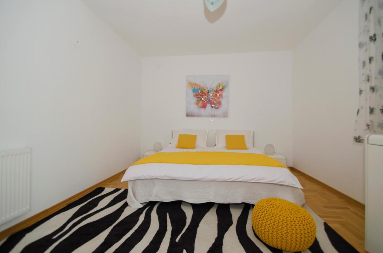 Rooms Leda Vrlika Екстер'єр фото