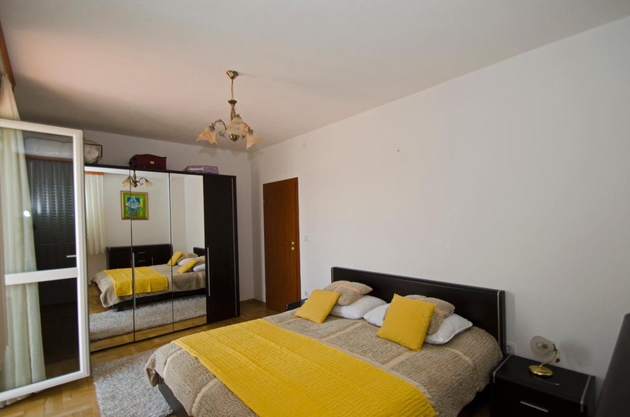 Rooms Leda Vrlika Екстер'єр фото
