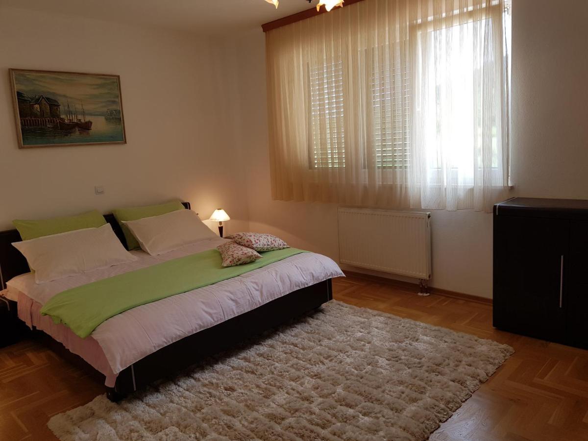 Rooms Leda Vrlika Екстер'єр фото