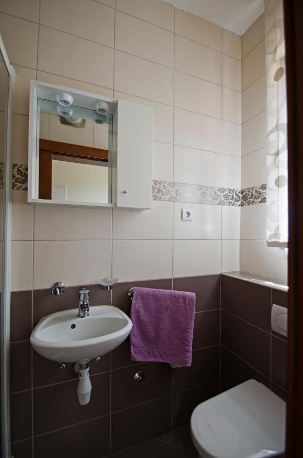 Rooms Leda Vrlika Екстер'єр фото